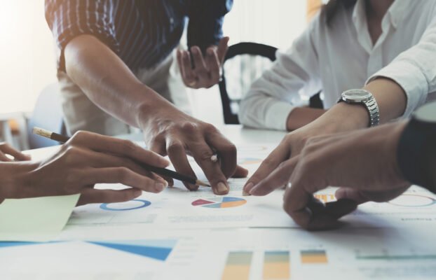 حوار بين الأجيال: العلماء وصنّاع المستقبل